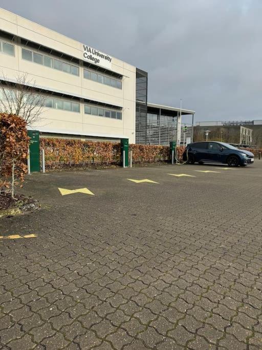 Stor Og Lys Lejlighed I Hjertet Af Holstebro Exterior foto